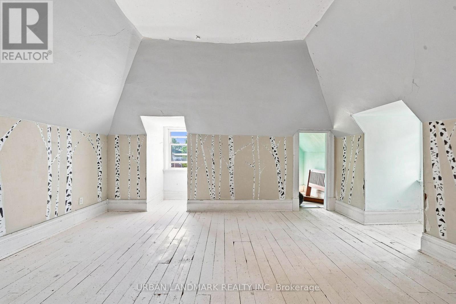 158 ST LAWRENCE STREET E - Image 39