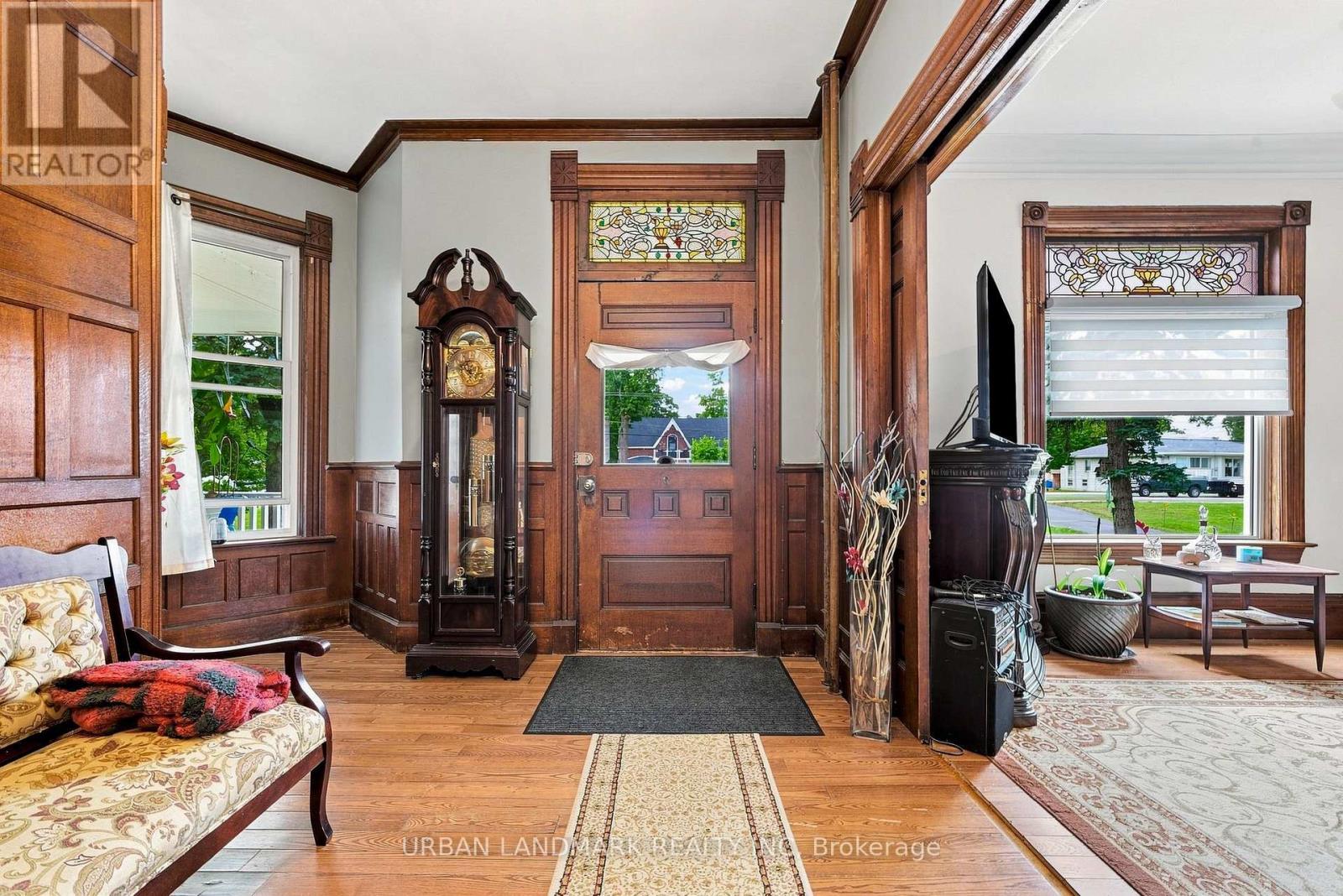 158 ST LAWRENCE STREET E - Image 4