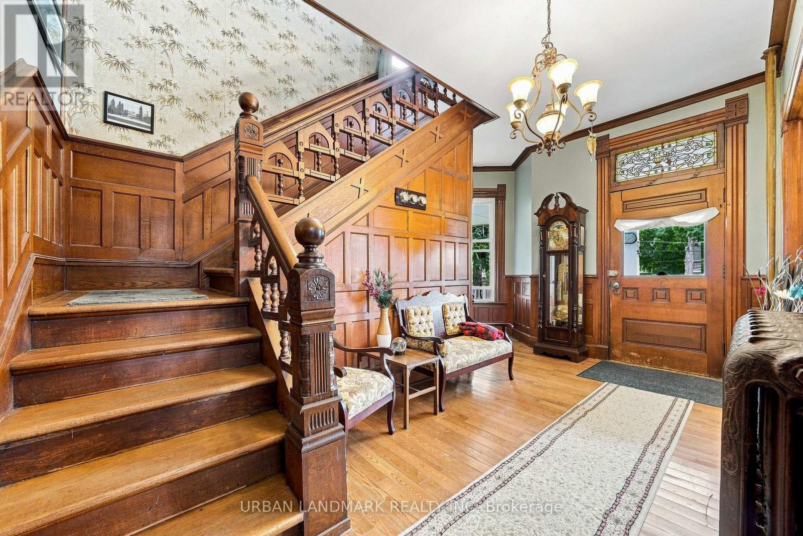 158 ST LAWRENCE STREET E - Image 8