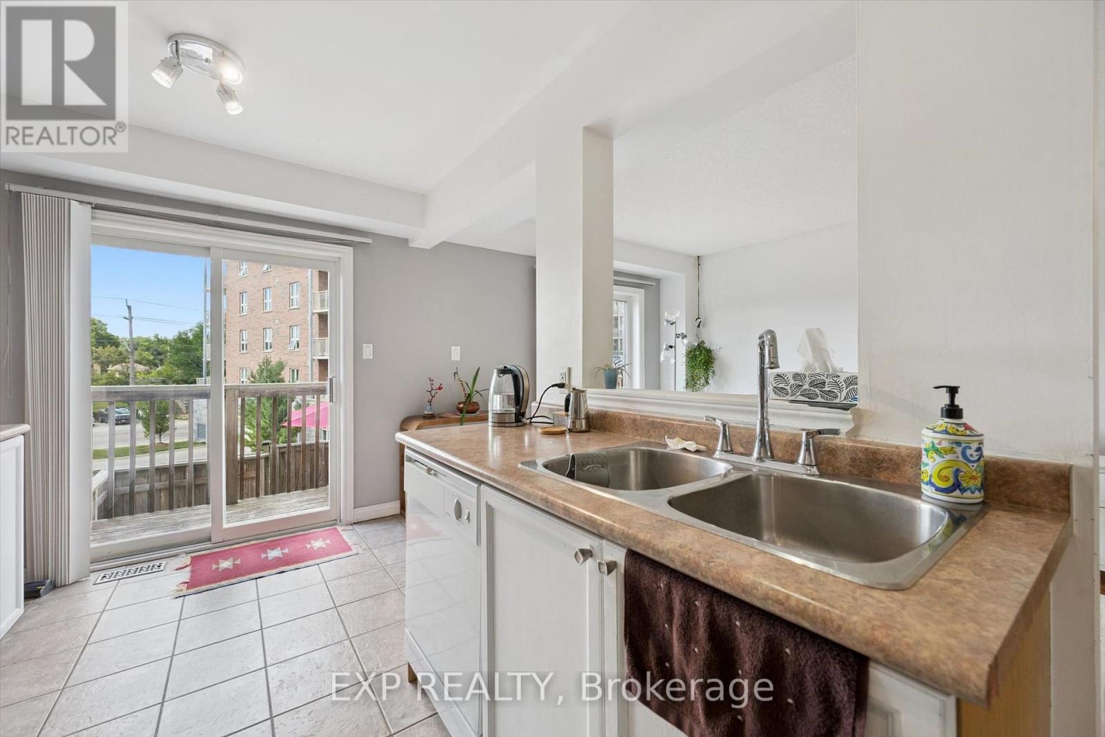 #59 250 AINSLIE STREET S - 15