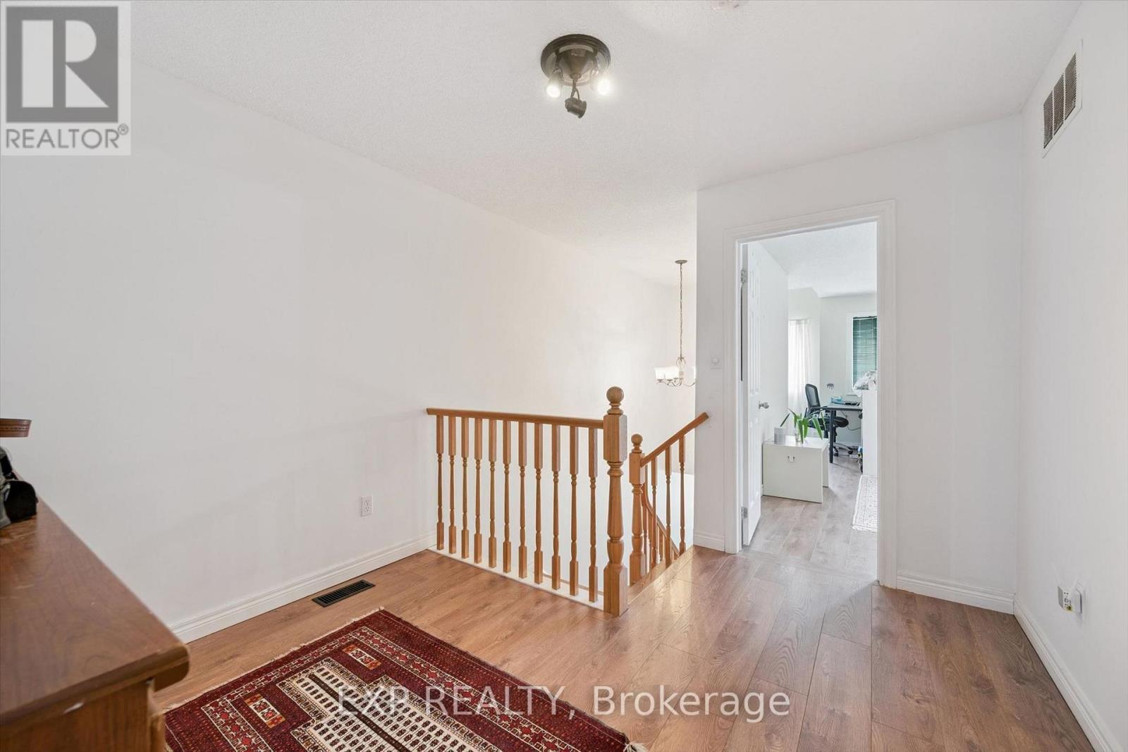 #59 250 AINSLIE STREET S - 18