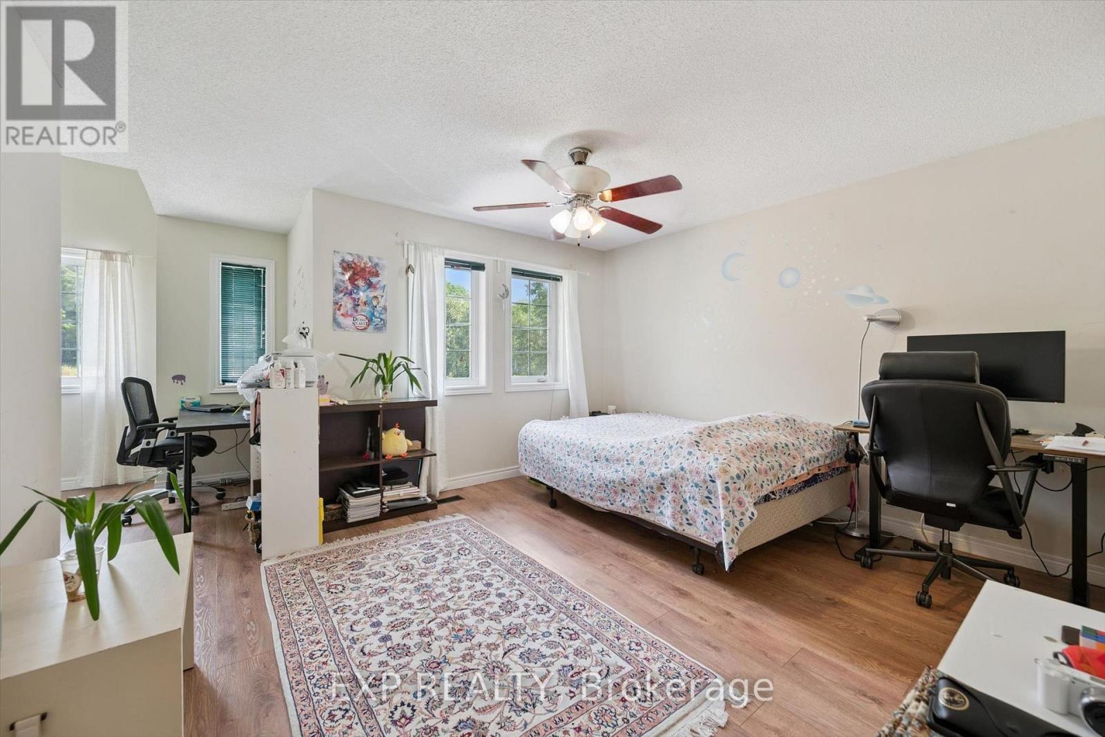 #59 250 AINSLIE STREET S - 21