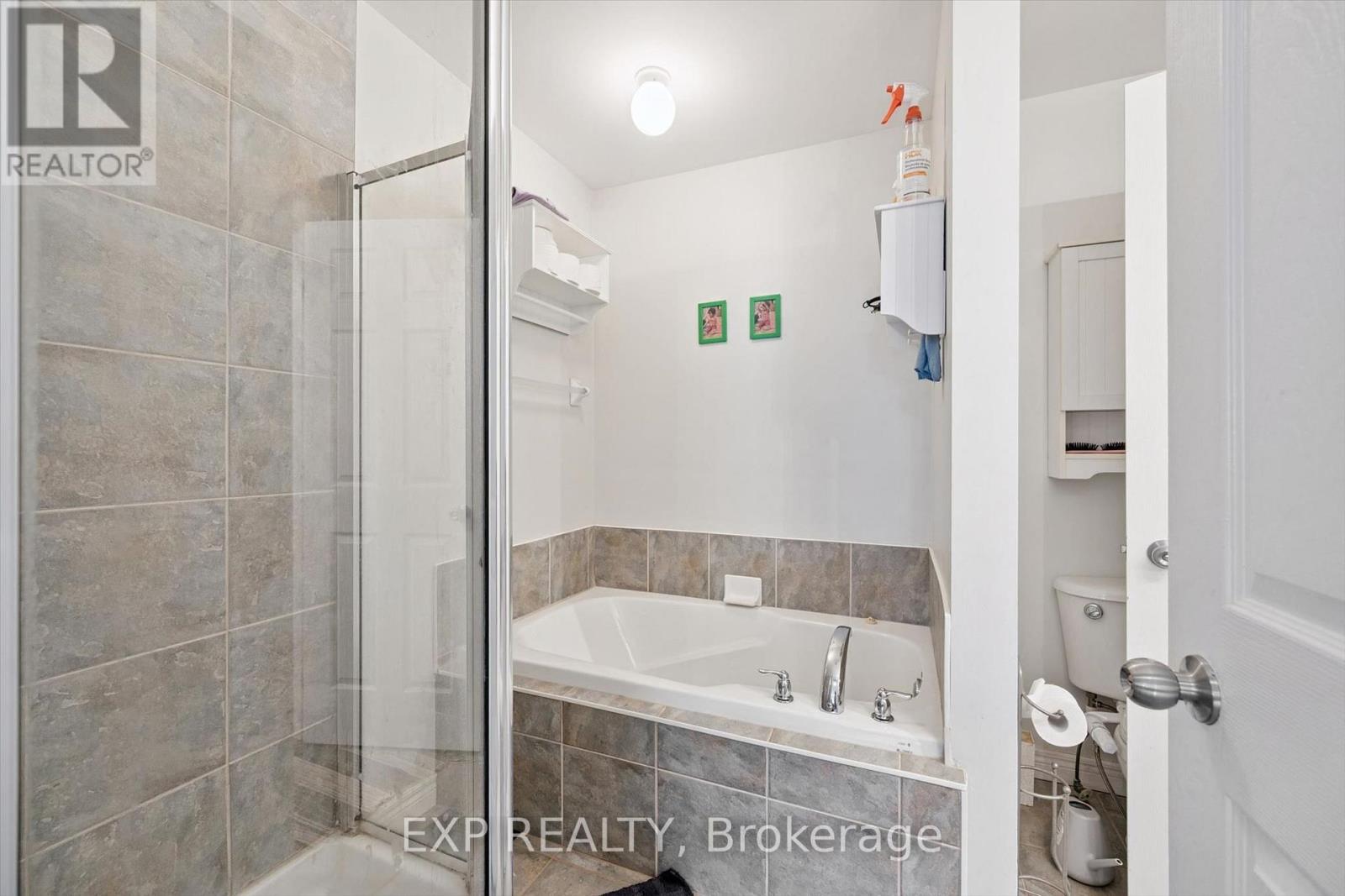 #59 250 AINSLIE STREET S - Image 25