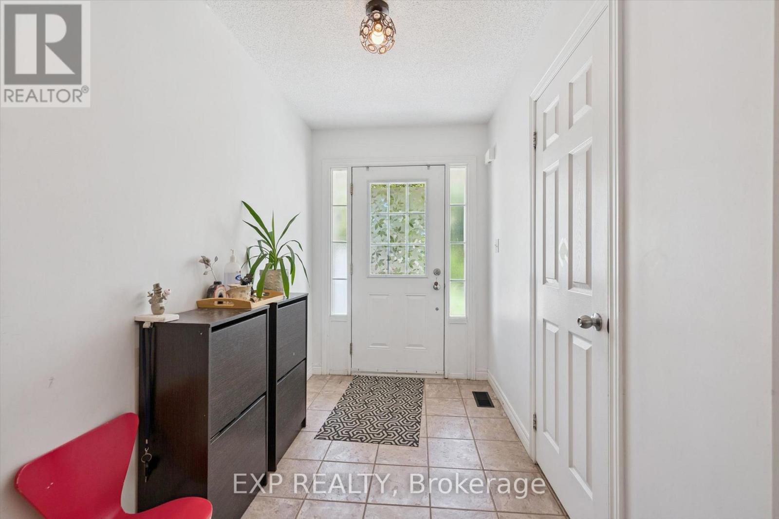 #59 250 AINSLIE STREET S - Image 6
