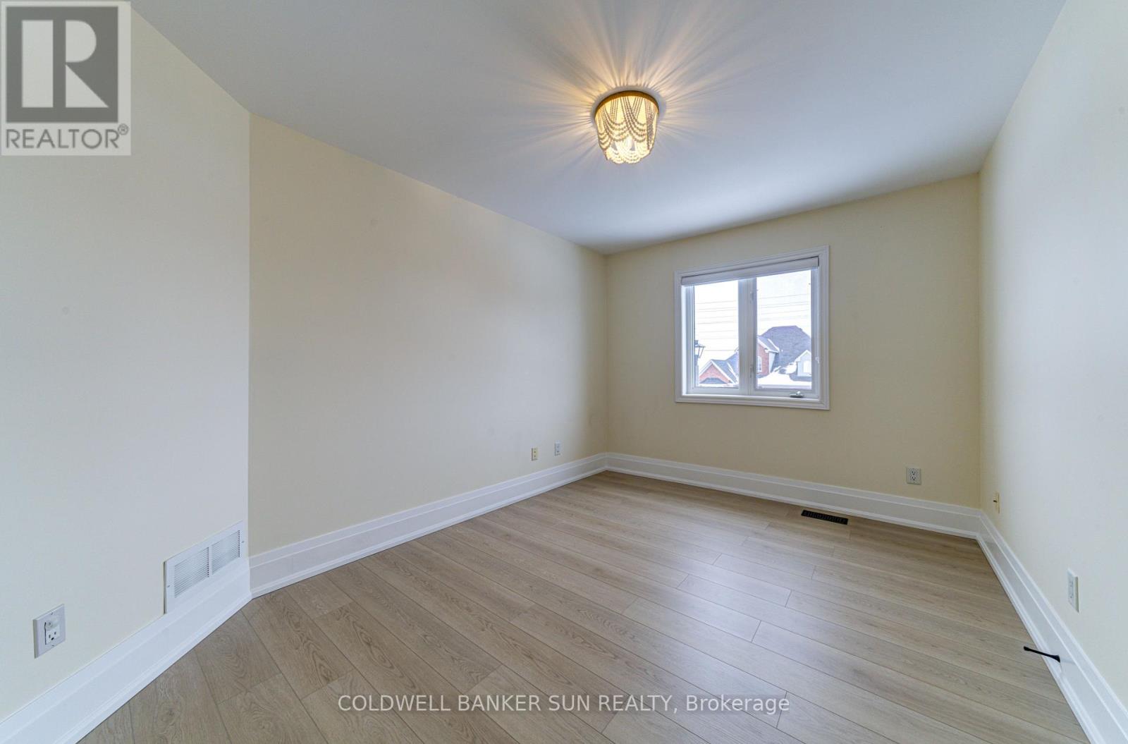 33 ELLIS CRESCENT - Image 38