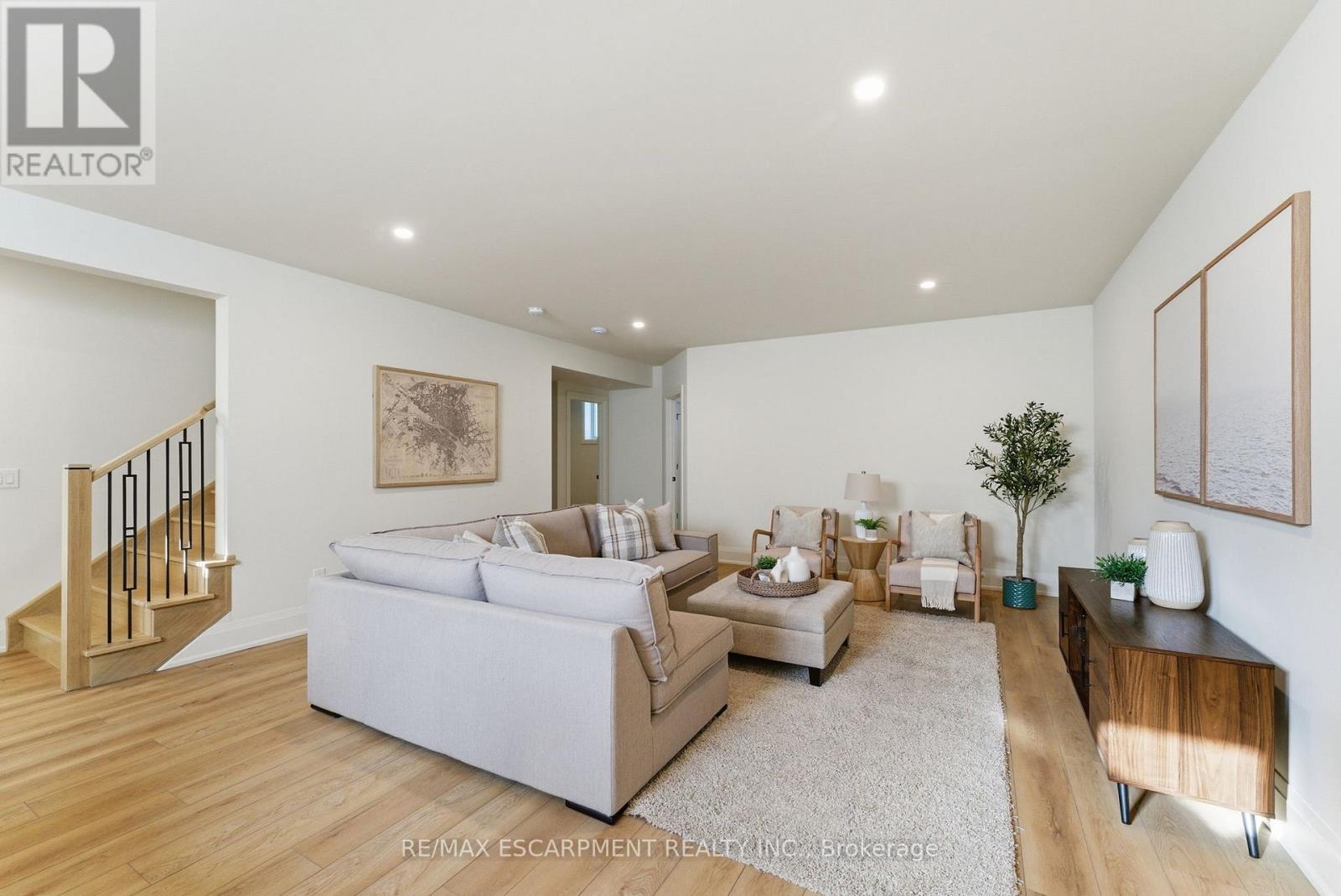 15 OAKLEY DRIVE - Image 23