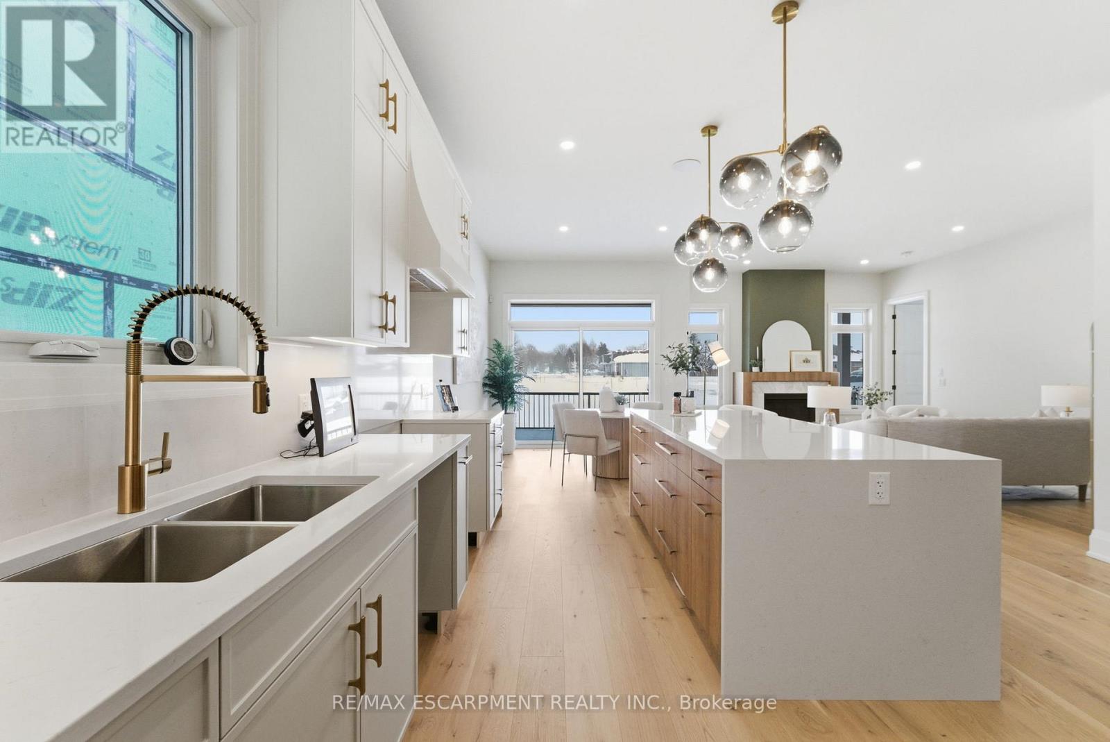 15 OAKLEY DRIVE - 8