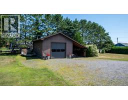Living room - 411 Champagne Road, Sturgeon Falls, ON P2B2L9 Photo 12