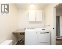 729 Holm Rd, Campbell River, BC V9W5R5 Photo 9