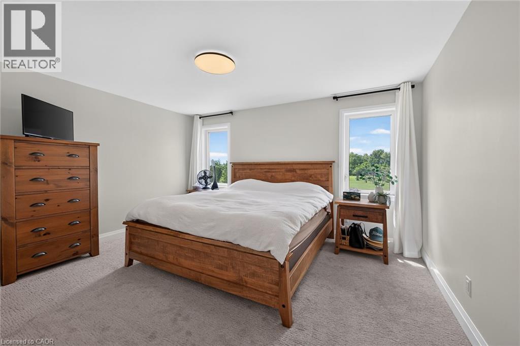 33 MONTURE Street N - Image 16