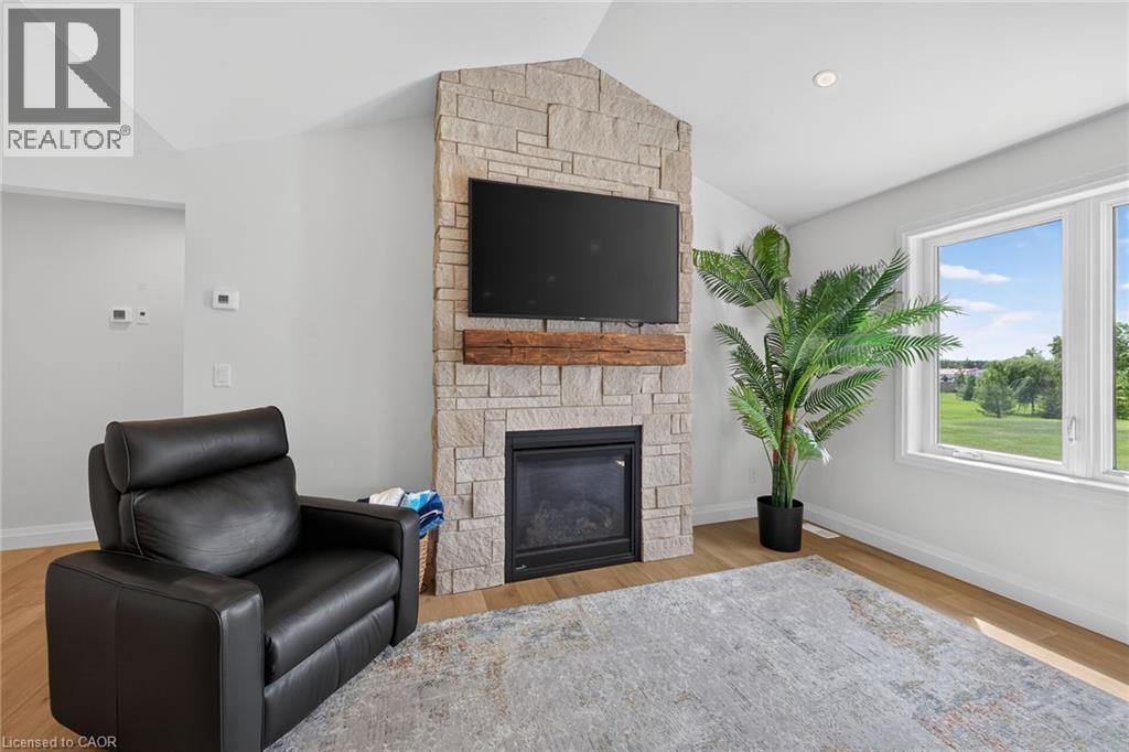 33 MONTURE Street N - Image 8