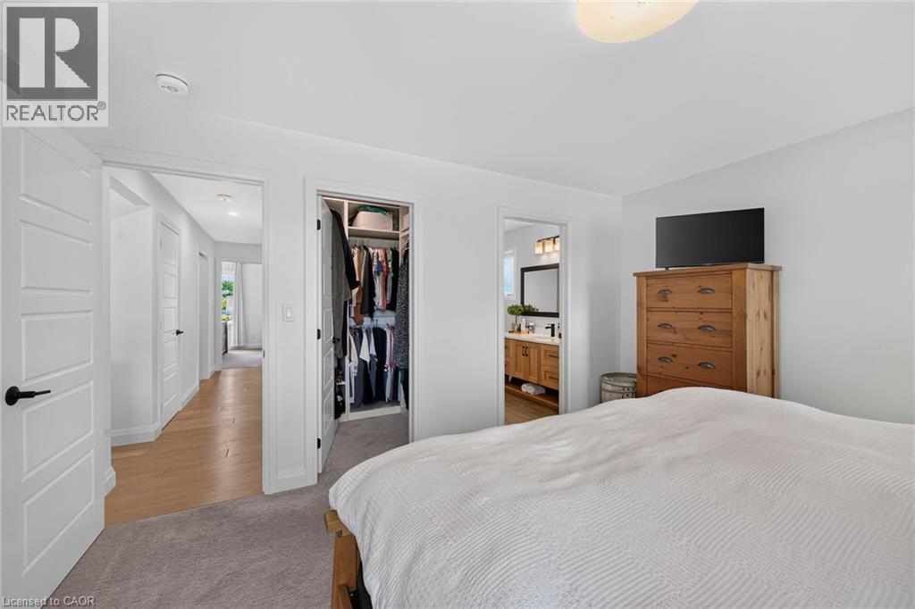 33 MONTURE Street N - Image 17