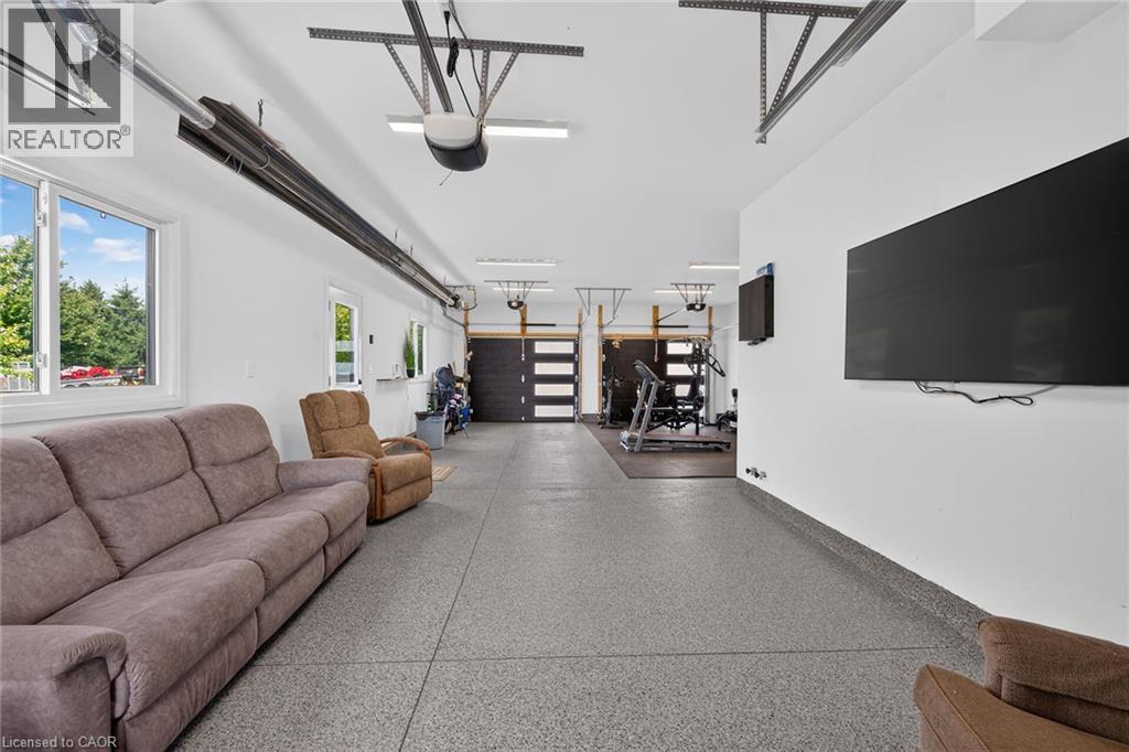 33 MONTURE Street N - Image 34