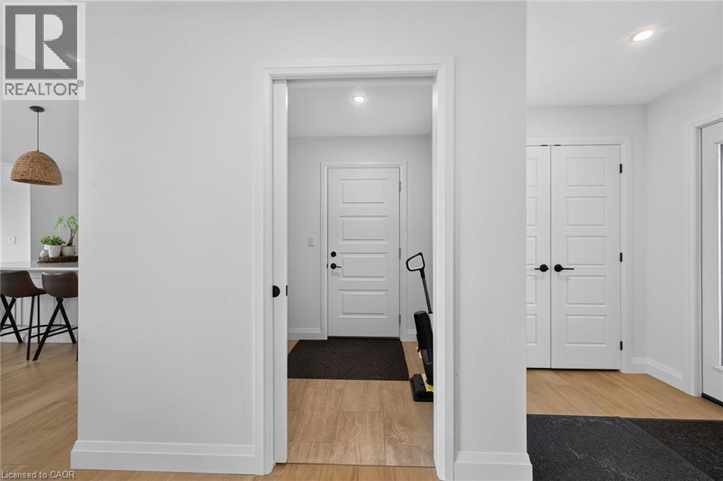 33 MONTURE Street N - Image 32