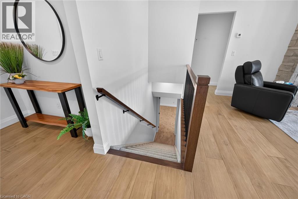 33 MONTURE Street N - Image 25