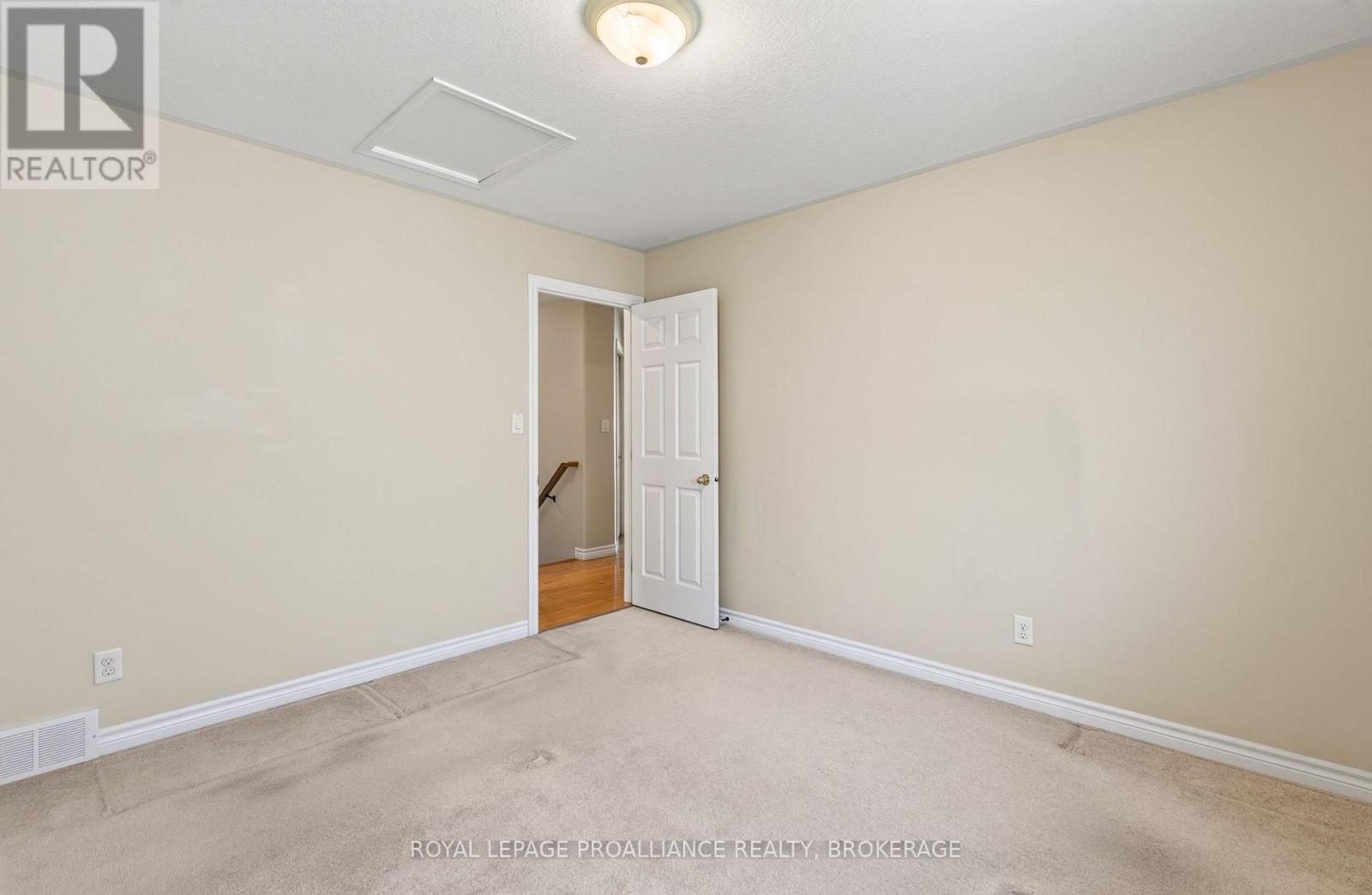 1097 CROSSFIELD AVENUE - Image 13