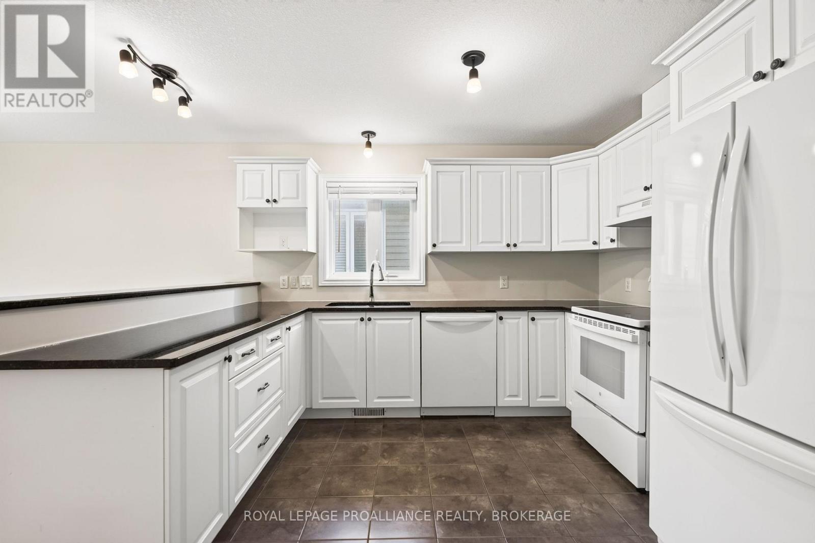 1097 CROSSFIELD AVENUE - Image 17