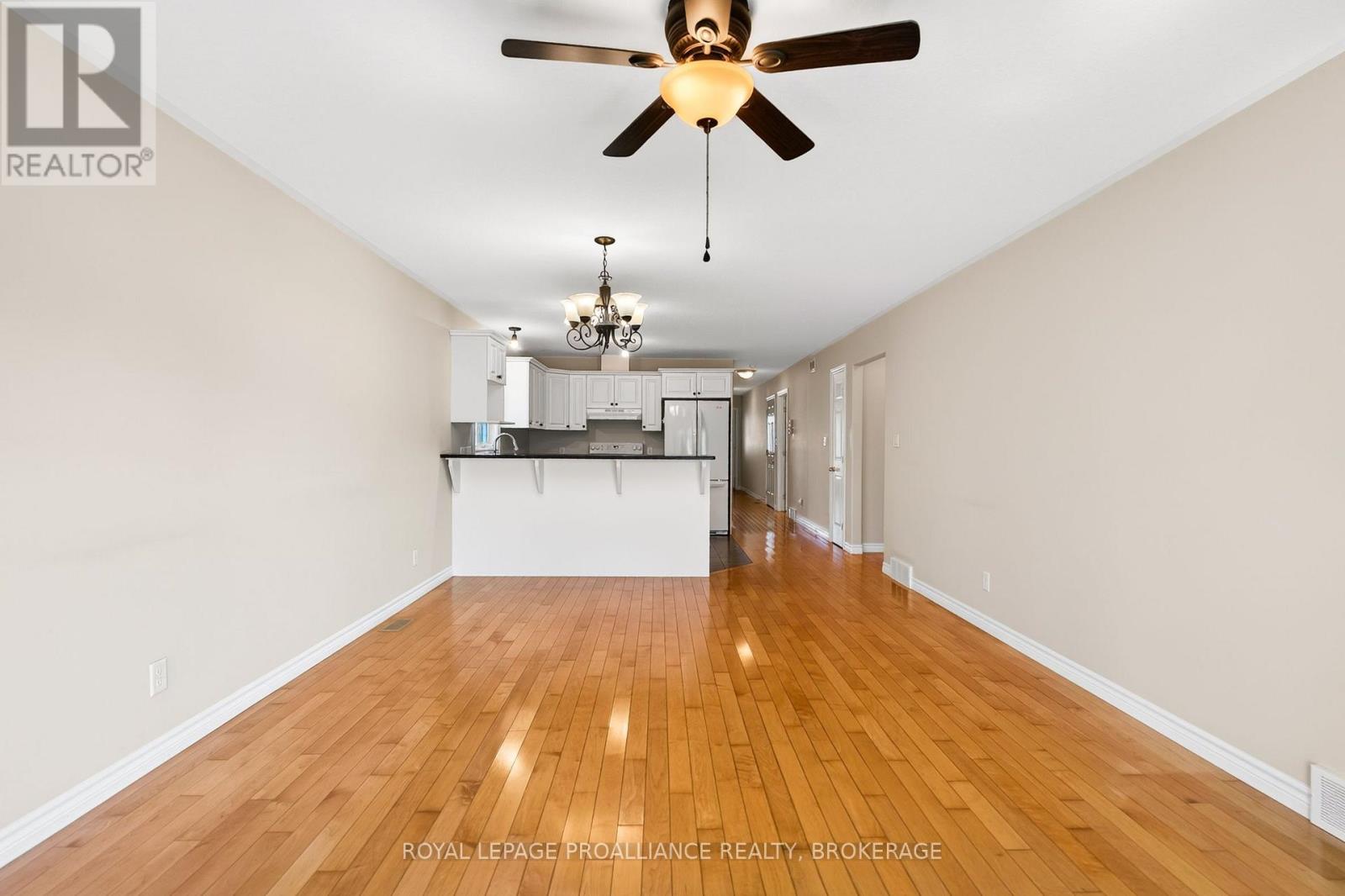 1097 CROSSFIELD AVENUE - Image 23