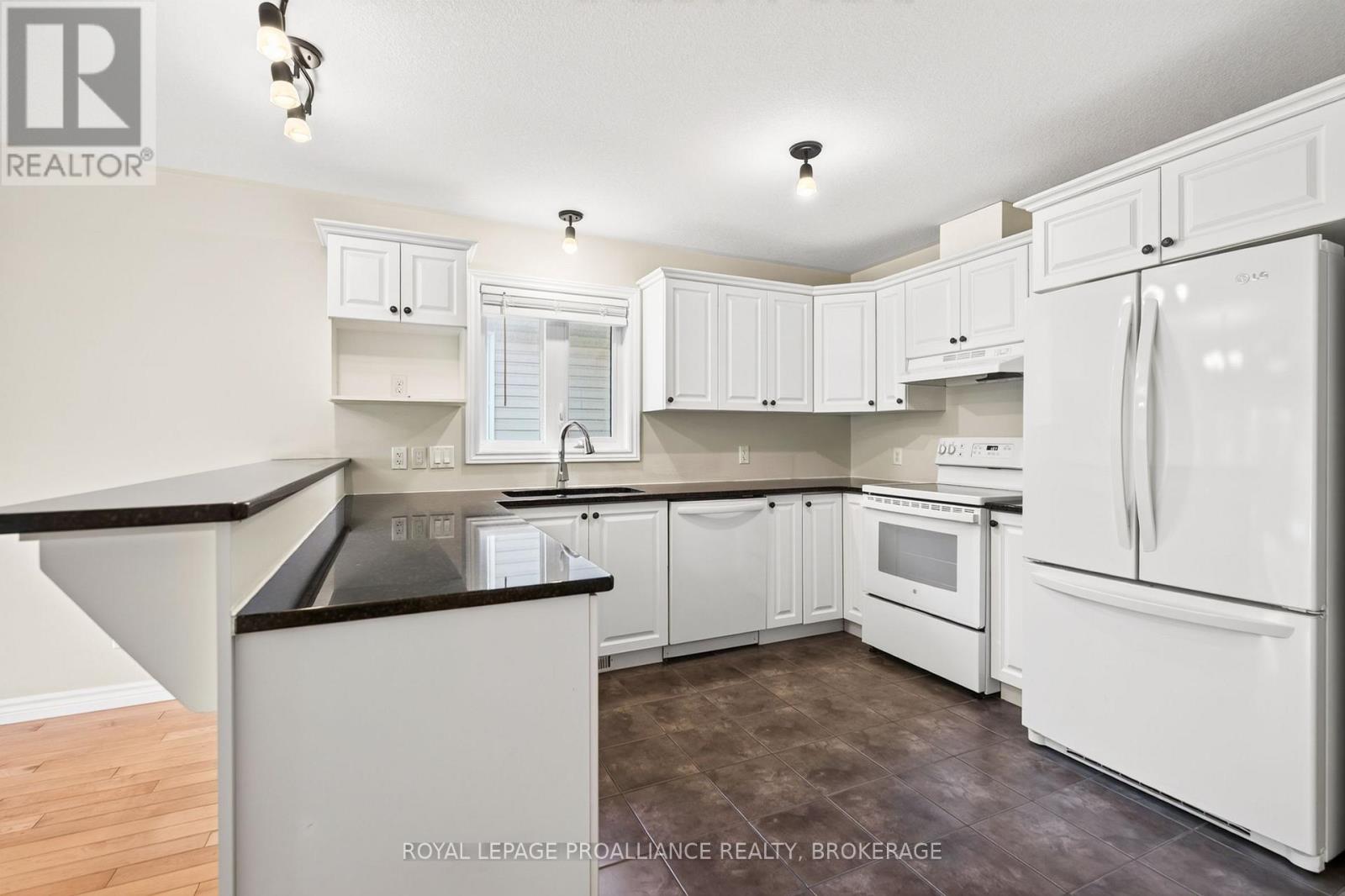 1097 CROSSFIELD AVENUE - Image 25