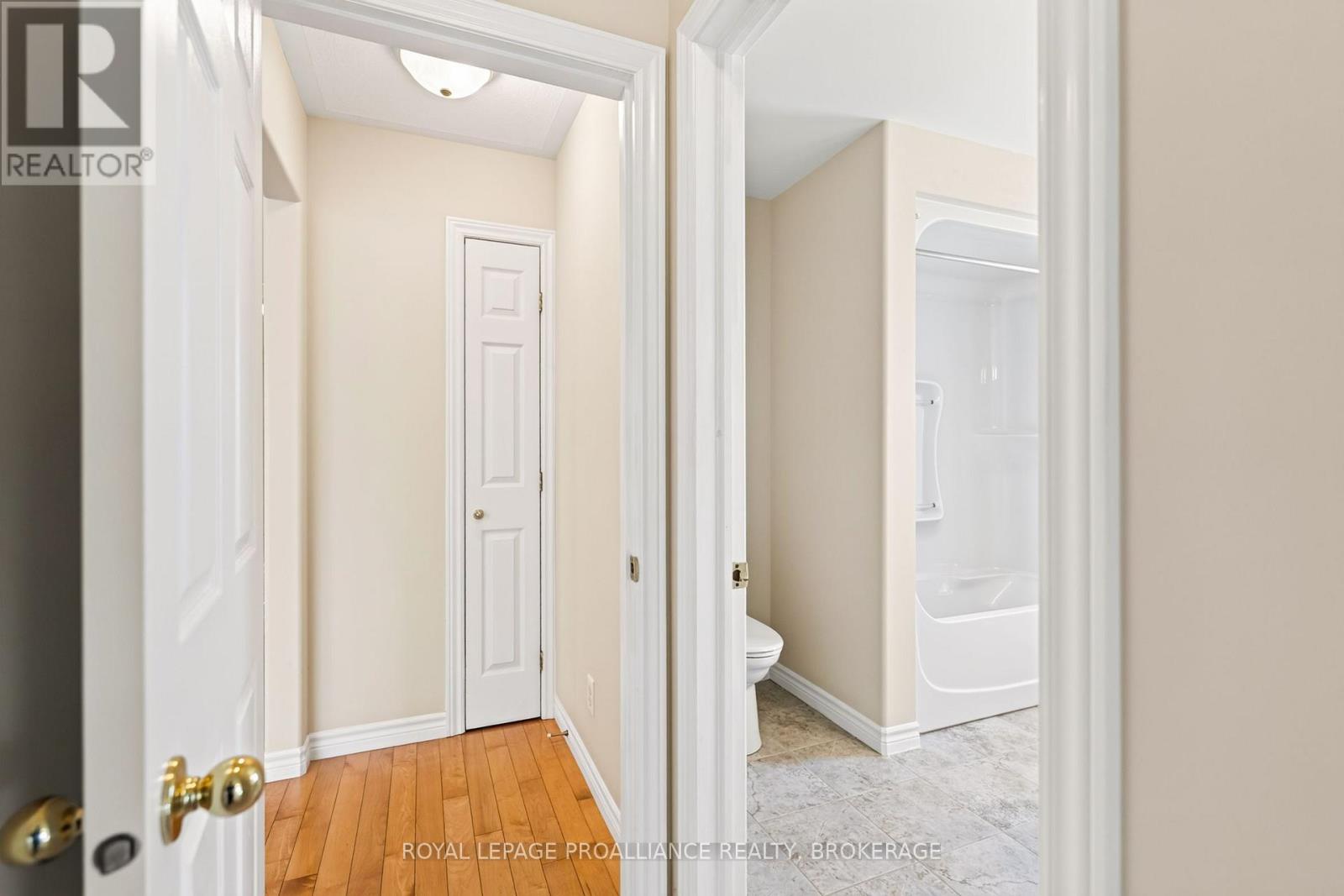 1097 CROSSFIELD AVENUE - Image 30