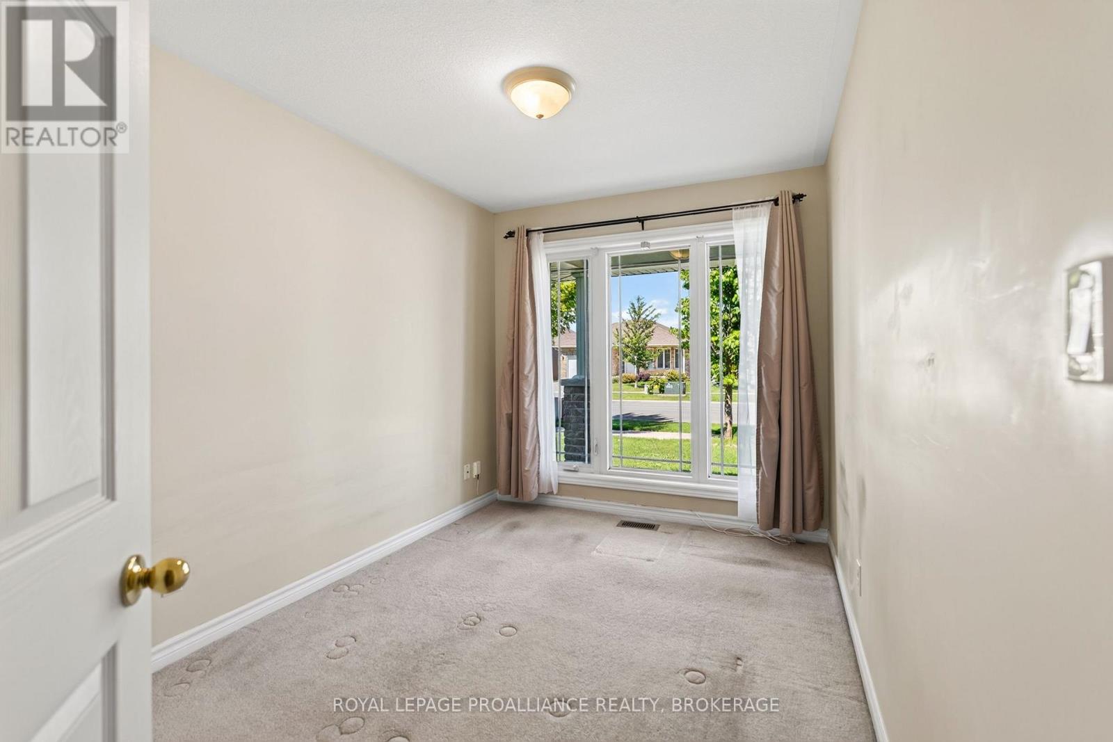 1097 CROSSFIELD AVENUE - Image 8