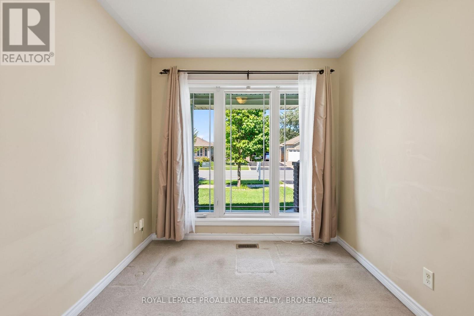 1097 CROSSFIELD AVENUE - Image 9