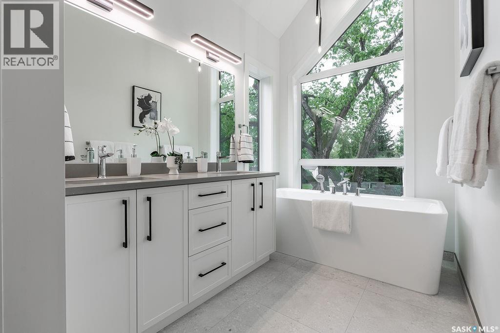 1139 13th STREET E - Image 31