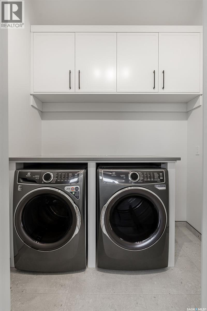1139 13th STREET E - Image 39
