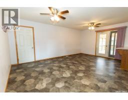 336 Columbia Avenue, Kerrobert, SK S0L1R0 Photo 11