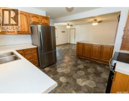 336 Columbia Avenue, Kerrobert, SK S0L1R0 Photo 13