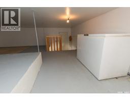 336 Columbia Avenue, Kerrobert, SK S0L1R0 Photo 32