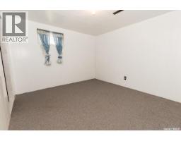 336 Columbia Avenue, Kerrobert, SK S0L1R0 Photo 38