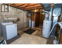 336 Columbia Avenue, Kerrobert, SK S0L1R0 Photo 43