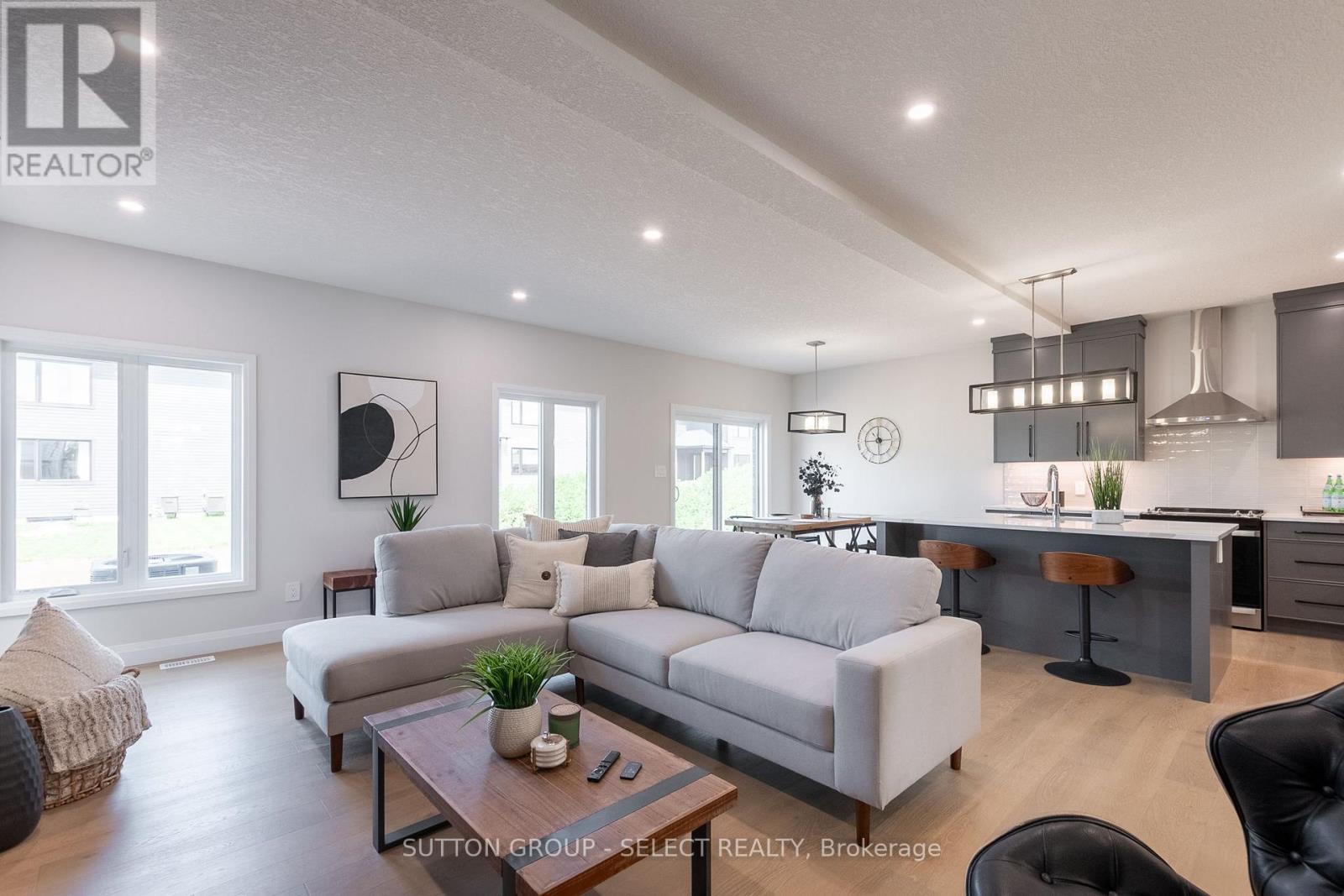6342 HEATHWOODS AVENUE - 4