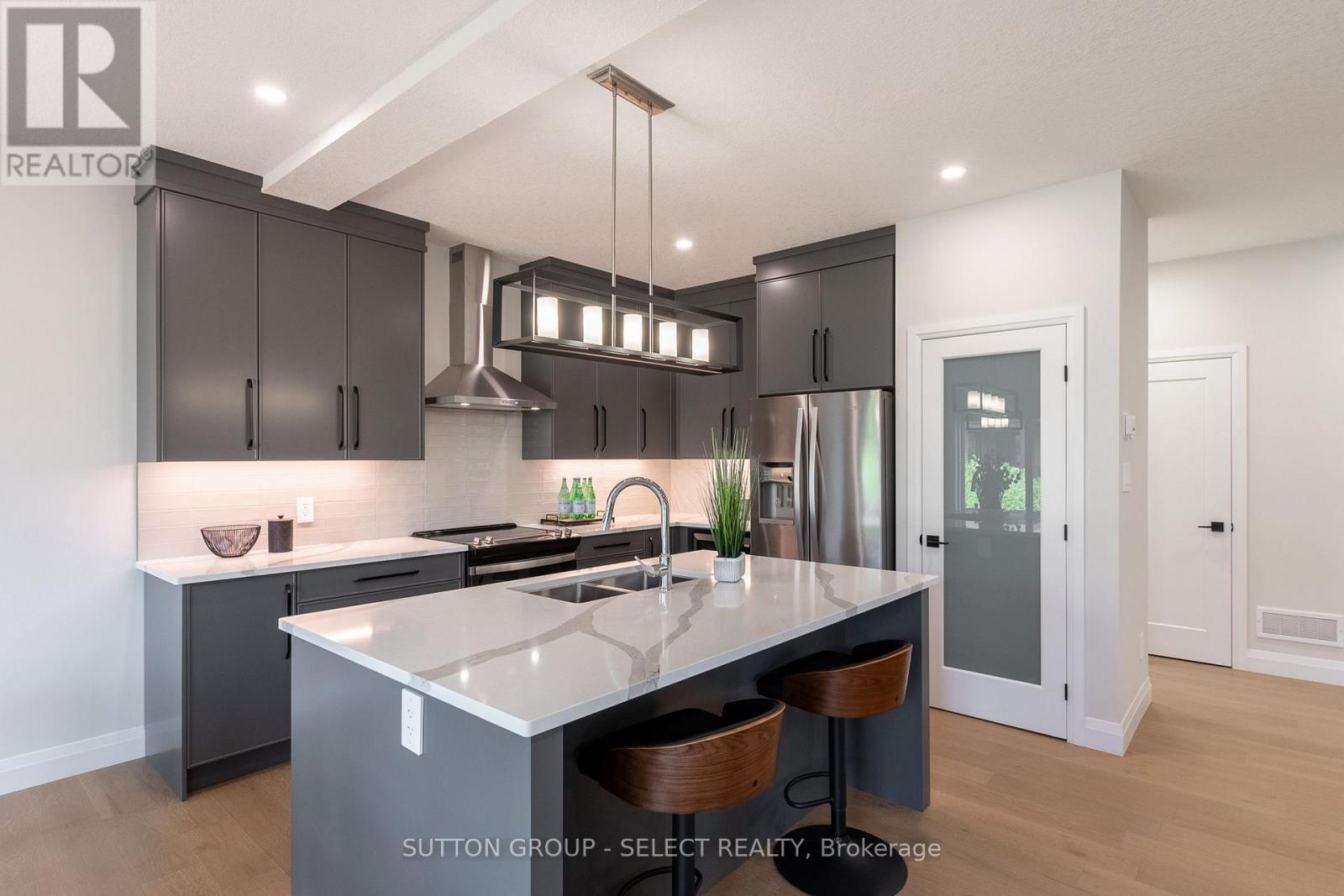 6342 HEATHWOODS AVENUE - 5
