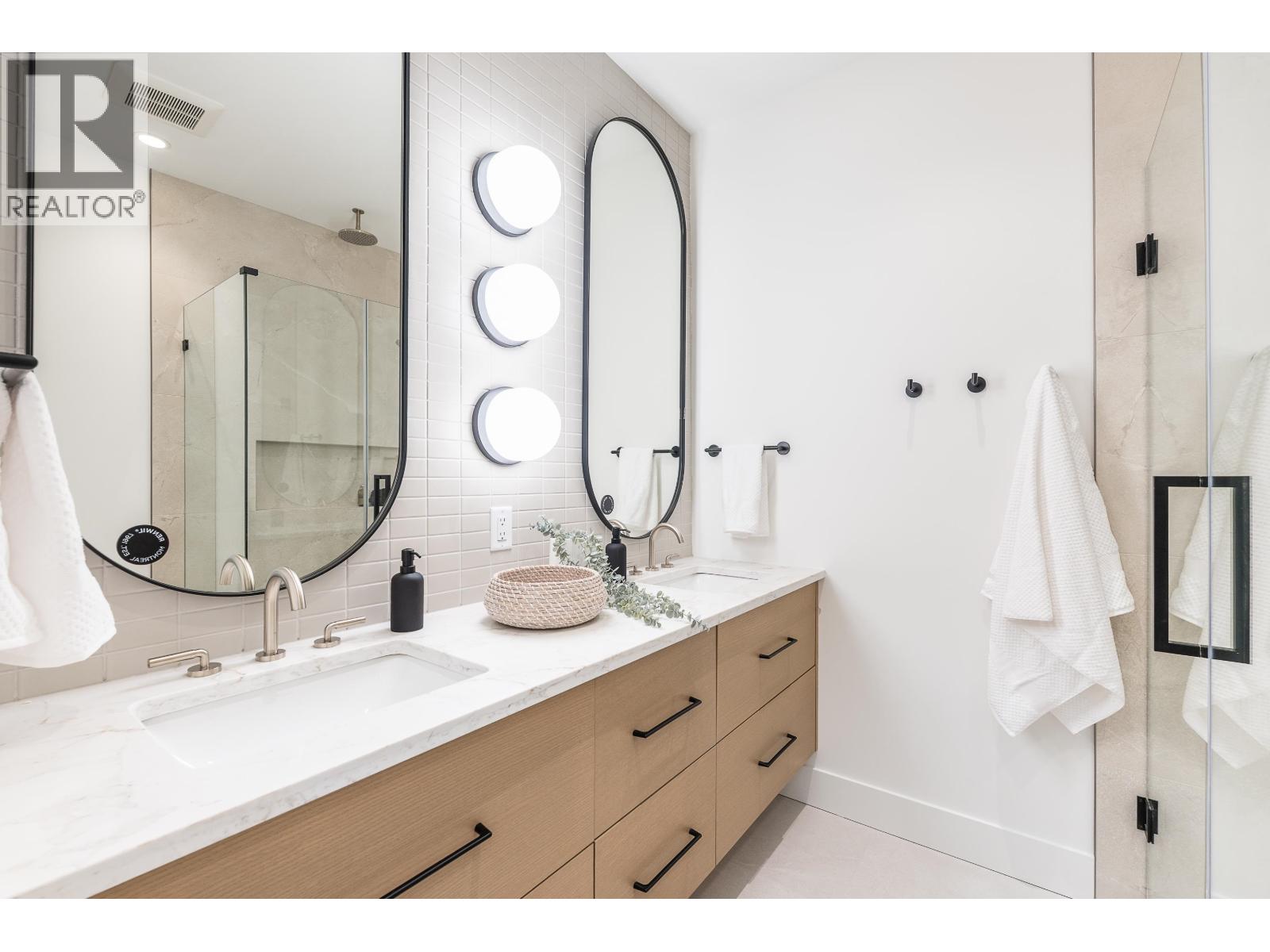 6460 BRUCE STREET, West Vancouver