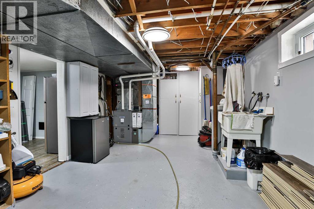 410 6 Avenue - Image 25