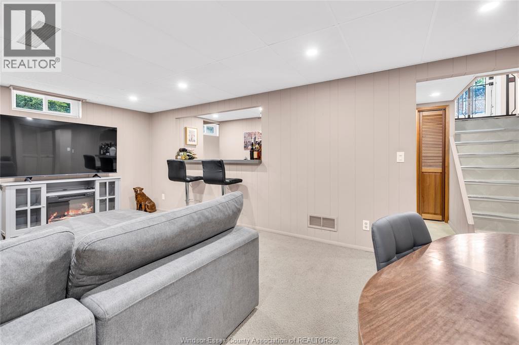 3981 WHITNEY - 30