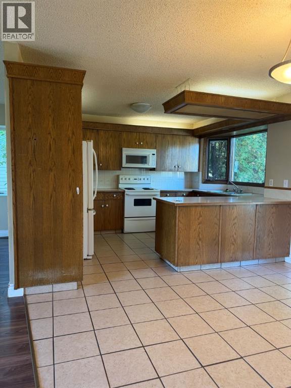 106 Ojibwa Place W - 8