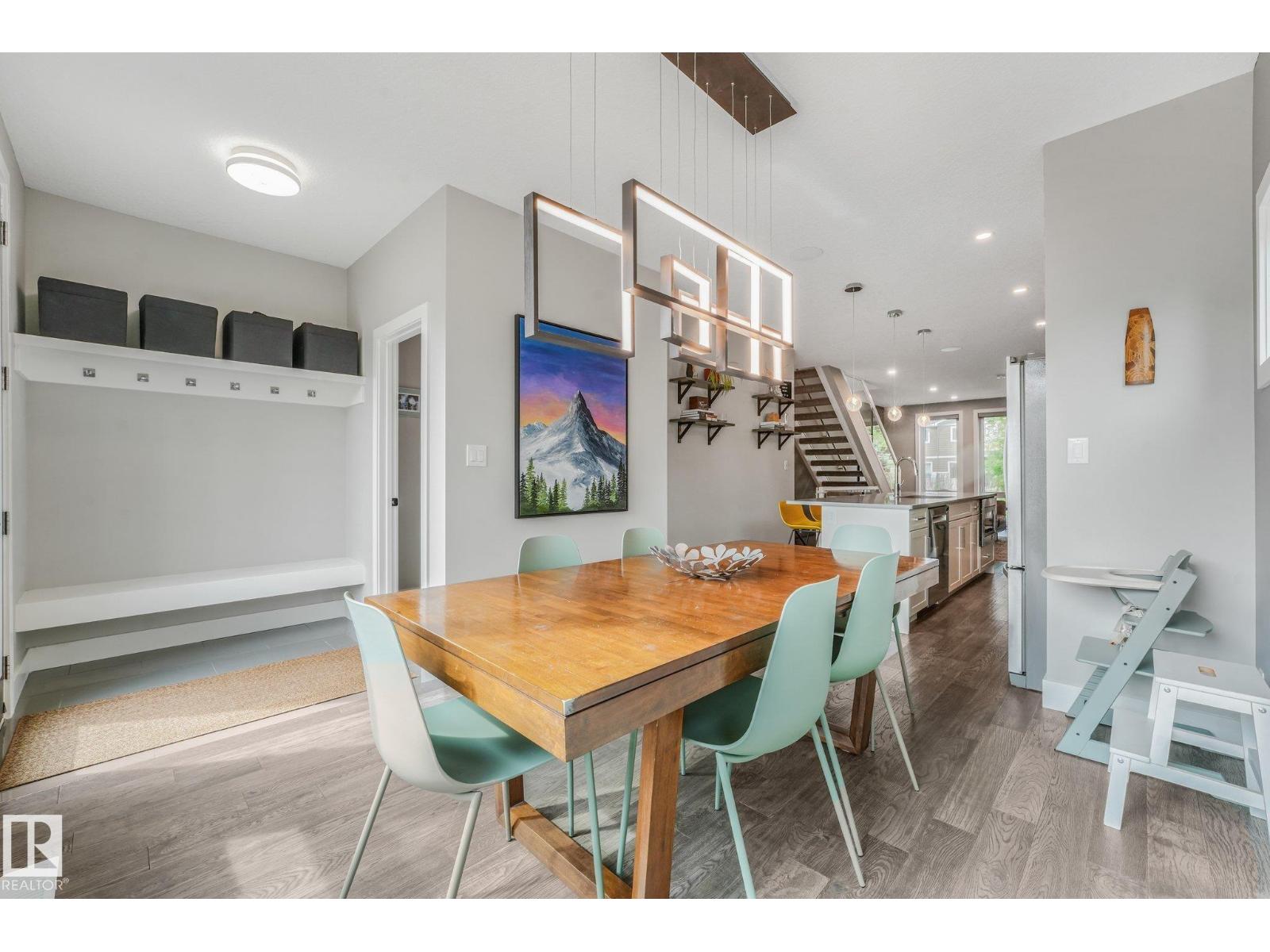 8715 83 AV NW - 17