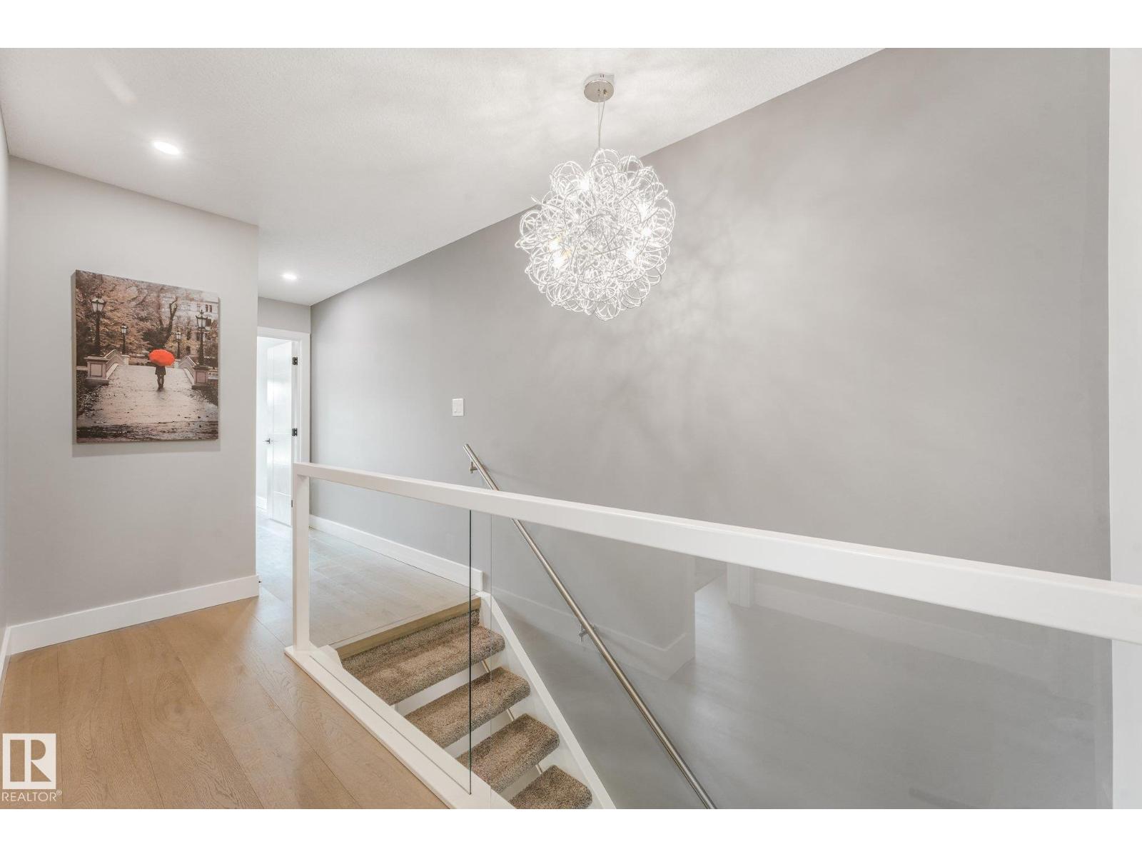 8715 83 AV NW - 20