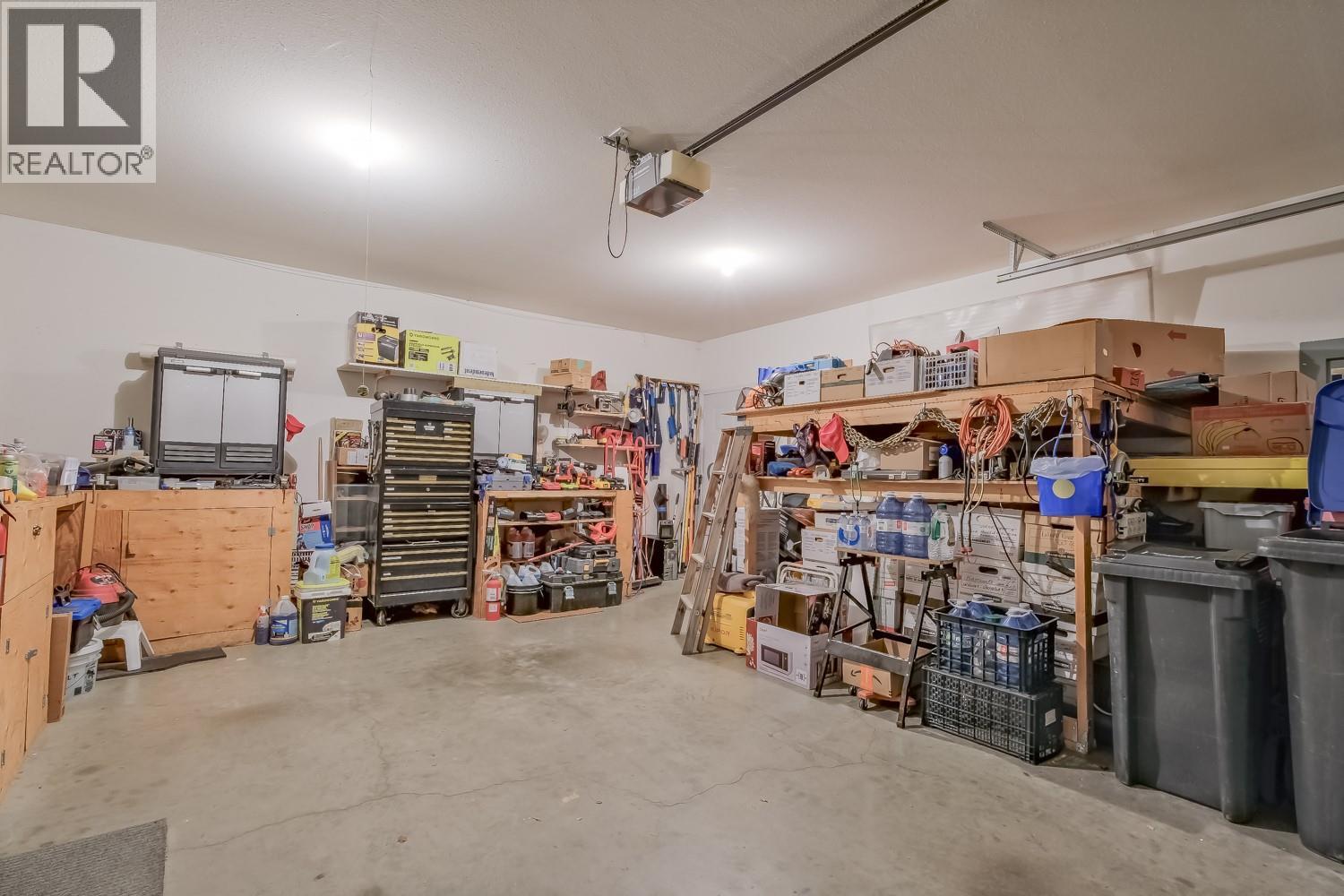 2436 Asquith Court, West Kelowna, British Columbia, V4T2P6, West Kelowna, British Columbia — photo 4 of 5