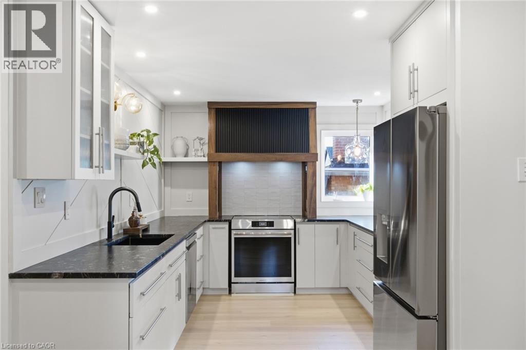 445 SHERRING Street - Image 11