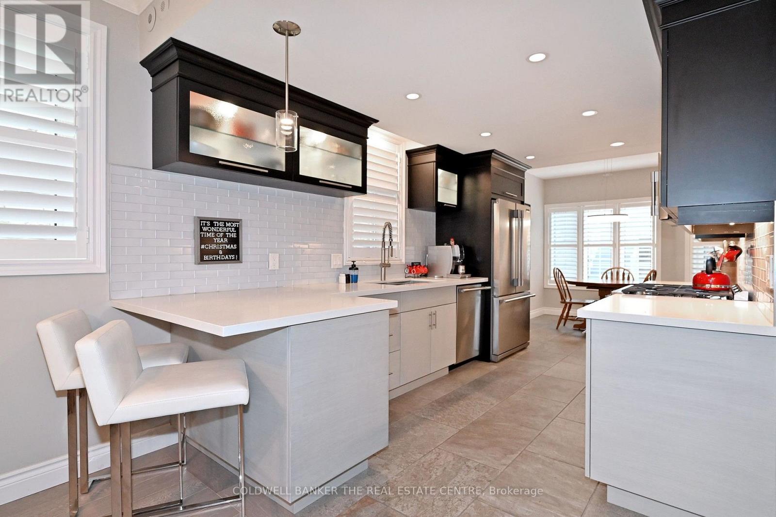 #16 520 SILKEN LAUMANN DRIVE - 17