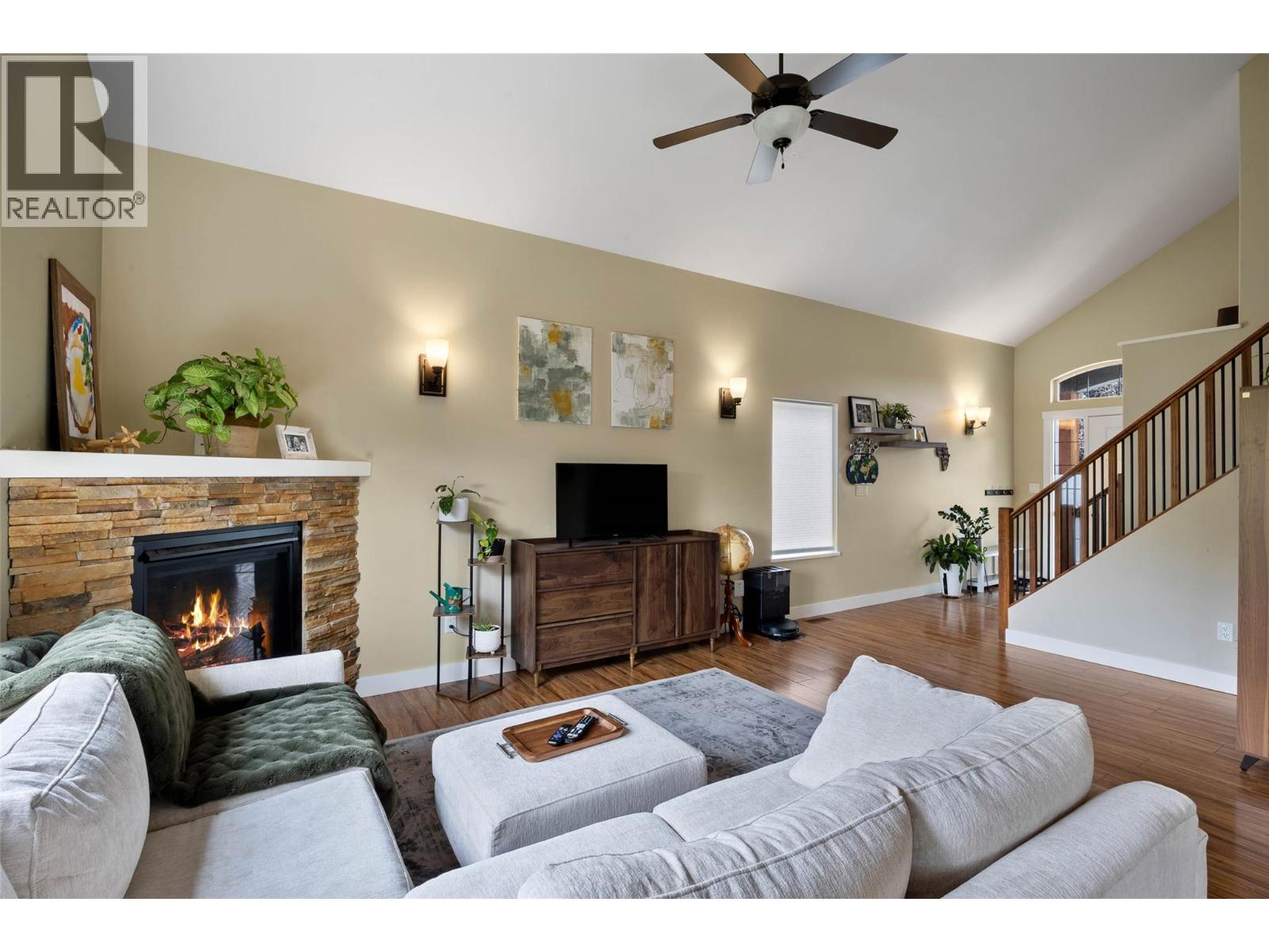 1948 Snowberry Crescent - 4