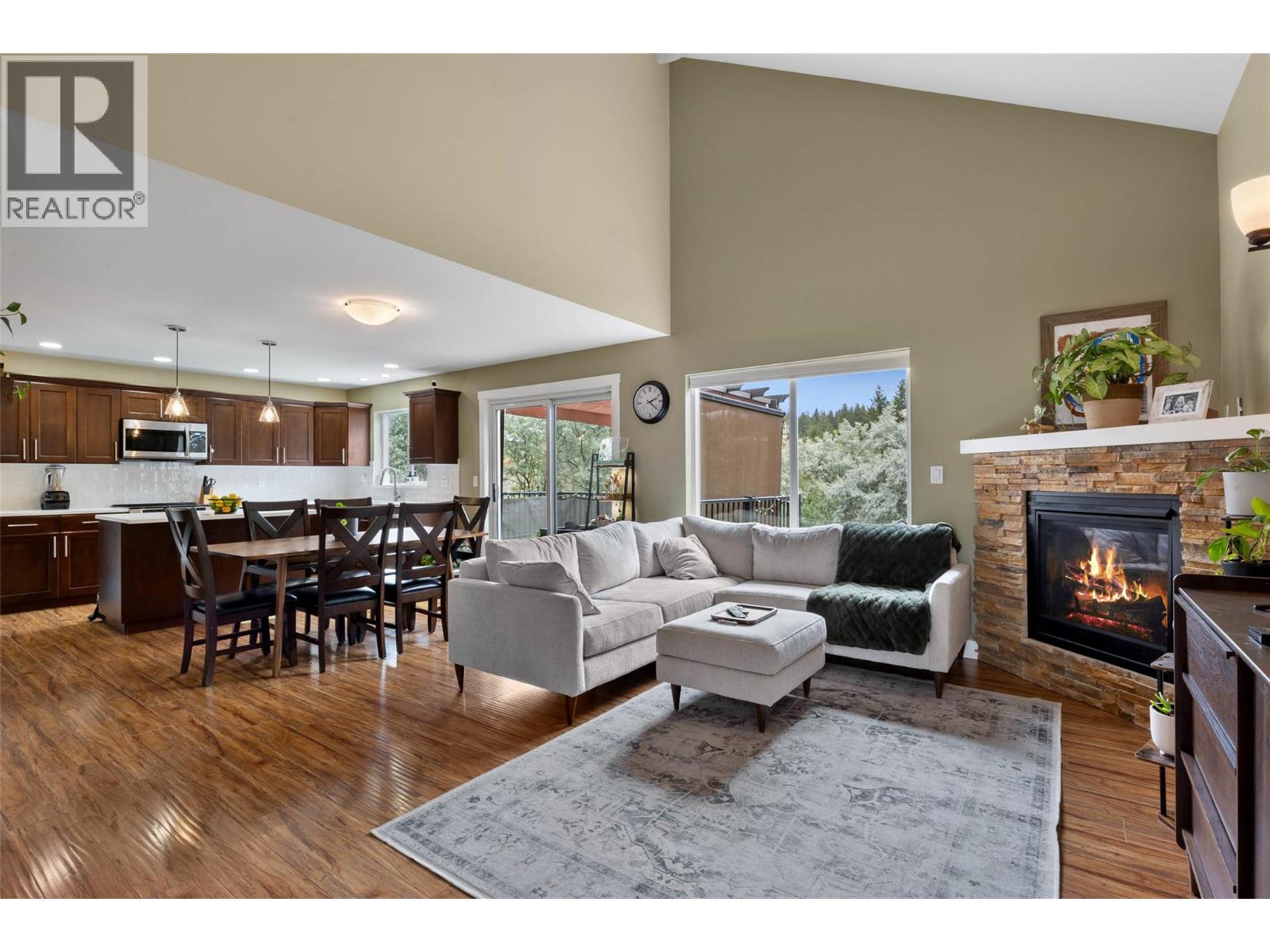 1948 Snowberry Crescent - Image 5