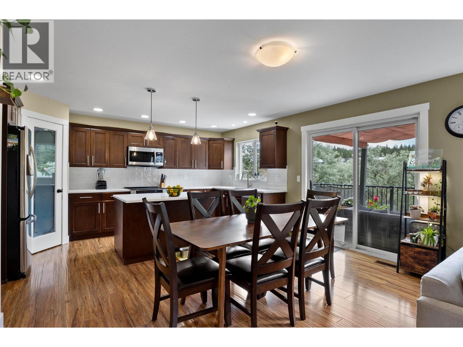 1948 Snowberry Crescent - 8