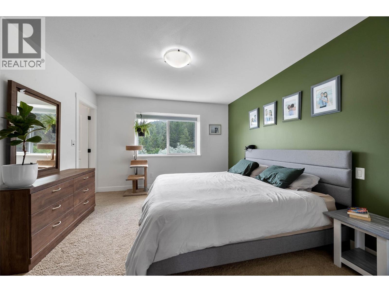 1948 Snowberry Crescent - 23