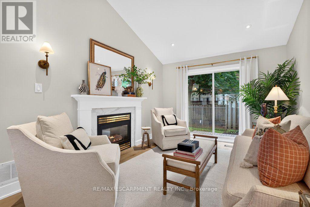 #5 2435 WOODWARD AVENUE - 15