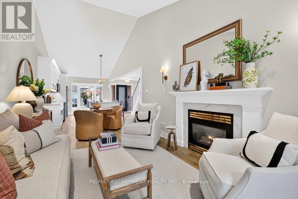 #5 2435 WOODWARD AVENUE - 16